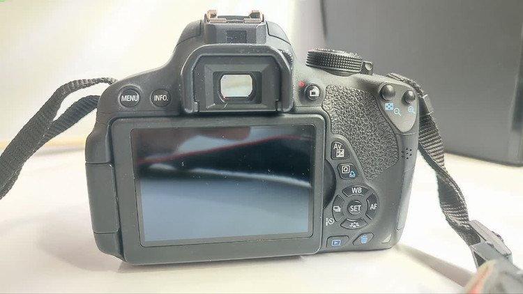 دوربین دیجیتال کانن مدل EOS 700D Kit 18-55mm IS STM